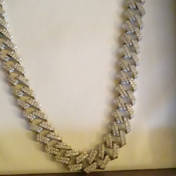 Cuban Link encrusted chain.Daniels jewelry.pure silver perfect condition. - Picture 3 of 12